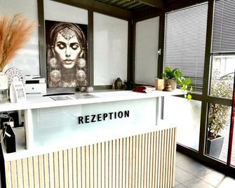 Villa Bassermann - Schwetzingen - Front desk