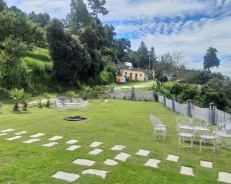 180 Degree Resort - New Tehri - Patio