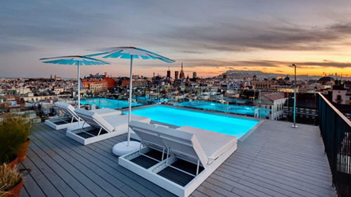 Yurbban Trafalgar Hotel