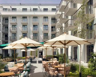 Schwan Locke - Munich - Patio