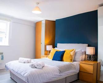 Charming City Centre Apartment that was Great for Contractors - Reading - Bedroom