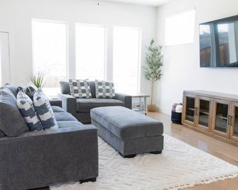 Little Tx Home | 304 - Celina - Living room