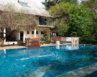 Lario Resort Sigiriya - Sigiriya - Uima-allas