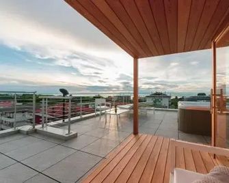 Soleis Sea View Spa Apartment - Lignano Sabbiadoro - Balcon