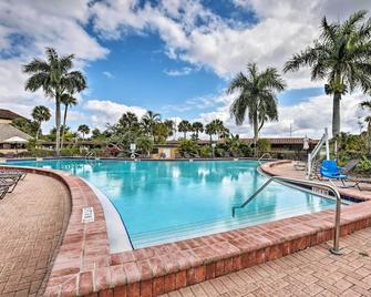 Resort Studio Rental with Community Pool in Naples! - Naples - Pool