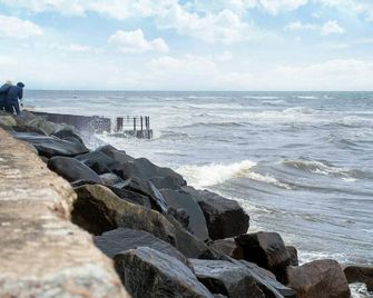 5 Person Holiday Home in Smygehamn - Smygehamn - Beach