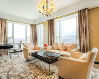Best Western Premier Tuushin Hotel - Ulaanbaatar - Huiskamer