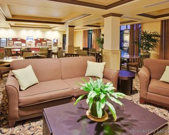 Holiday Inn Express & Suites Atascadero By IHG - Atascadero - Lounge