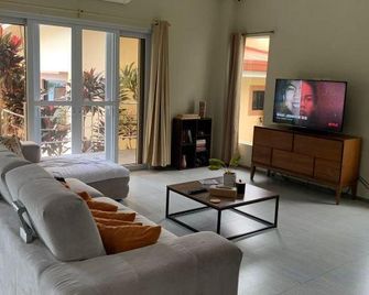 Tlt Guest Houses - Dumaguete City - Living room