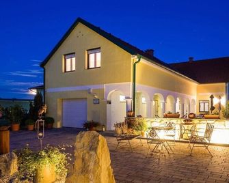 Appartementhaus Freiler - Mörbisch am See - Building