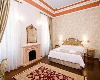 Palaiologos Luxury City Hotel - Patras - Bedroom