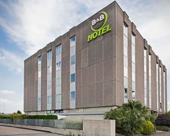 B&B Hotel Verona - Verona - Bangunan