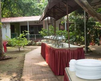Sanidhya Beach Resort - Alibag - Patio
