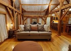 'Rustic Retreat' Timber Frame near Sam Houston Jones State Park Casinos - Lake Charles - Living room