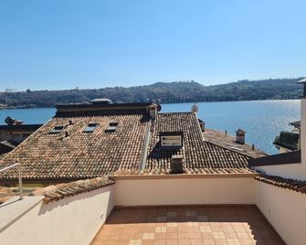 Aromi Piccolo Hotel - Saló - Balcón