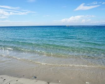 Villa Pamana Inn - Puerto Galera - Beach