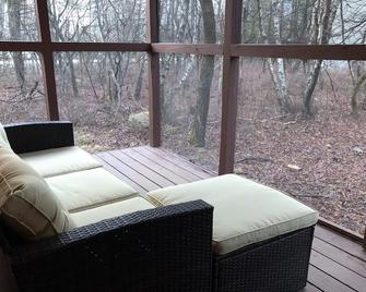 Ash Cottage in Poconos near Camelback & Kalahari - Long Pond - Balcón