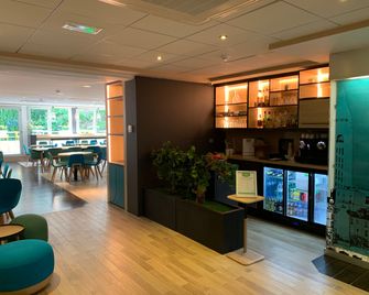 Holiday Inn Paris - Montmartre By IHG - Paris - Building