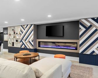 Latitude Suites Tinton Falls - Tinton Falls - Lounge