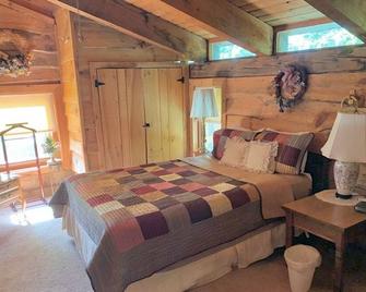 Single Pine Inn - Fletcher - Bedroom