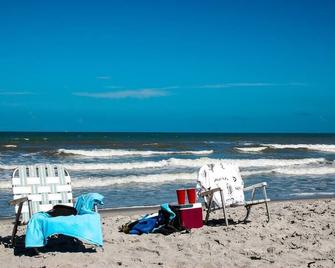 Tahitian Cottage - Heated Pool Walk to the Beach - Cocoa Beach