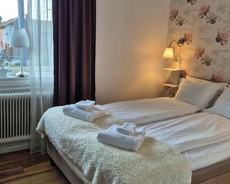 Smalandsstenar Hotell - Smålandsstenar - Habitación