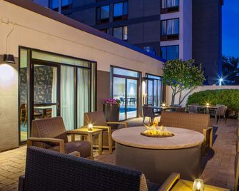 Courtyard by Marriott Boston Marlborough - Marlborough - Binnenhof