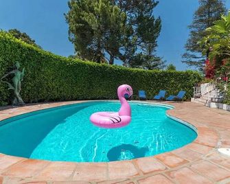 Stunning Hollywood Hills Villa w/ Pool - Los Ángeles - Piscina