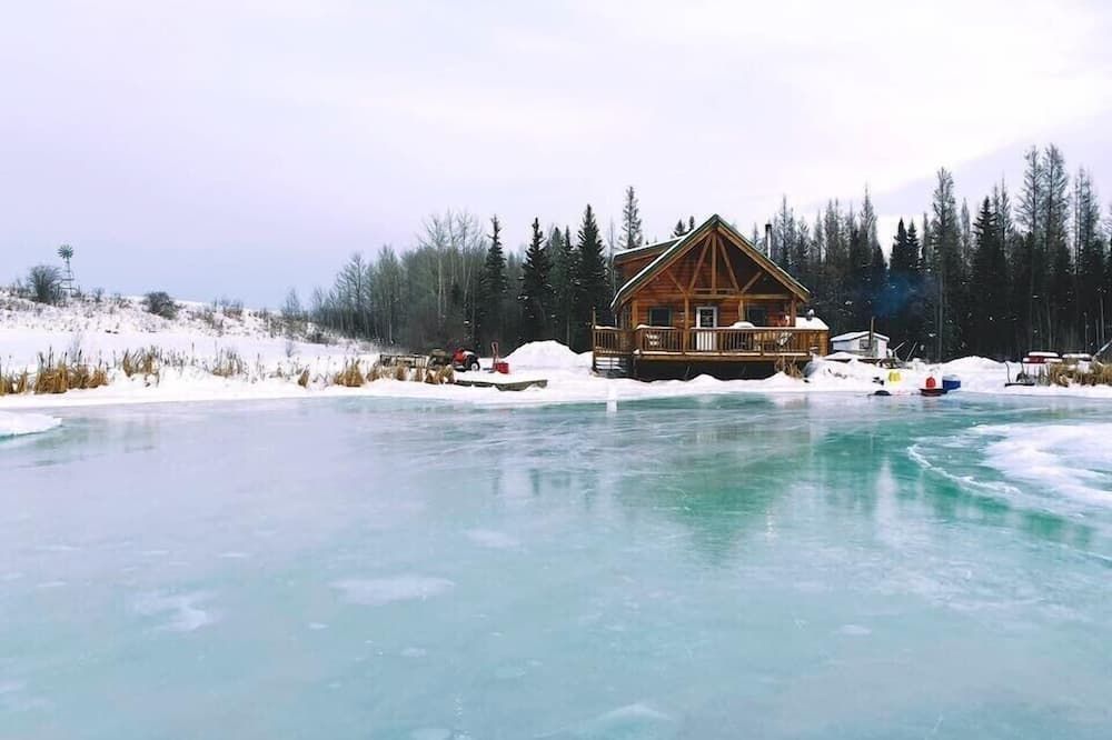Private Log Cabin Rental - Drayton Valley - Pool