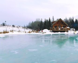 Private Log Cabin Rental - Drayton Valley - Pool