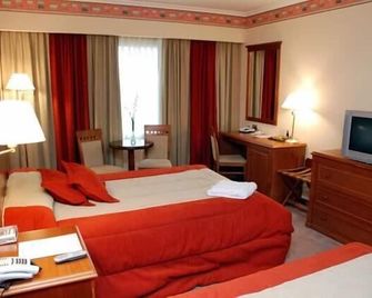 Howard Johnson by Wyndham Villa Maria Casino - Villa Maria - Slaapkamer
