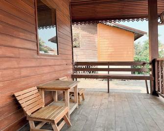 The Northern View Hotel - Phrae - Balcón