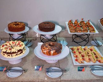 هوتل دوس آسوريس - بالنياريو كامبوريو - بوفيه