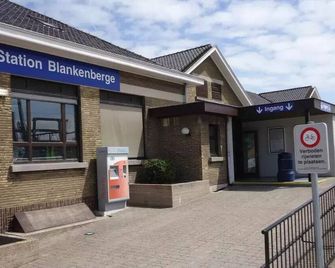 Budget Logies Grenadine - Blankenberge - Building
