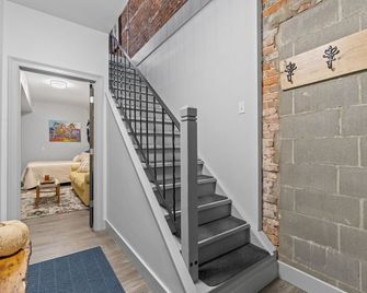 The 418. An 1866 Build with Modern Comforts - Fort Wayne - Stairs