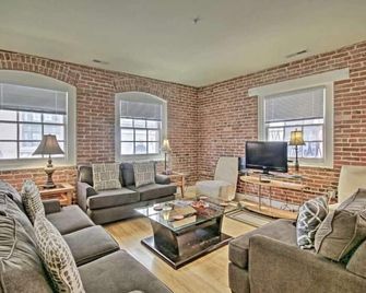 Executive furnished rentals at Light St - Baltimore - Living room