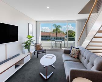 Oaks Nelson Bay Lure Suites - מפרץ נלסון - סלון