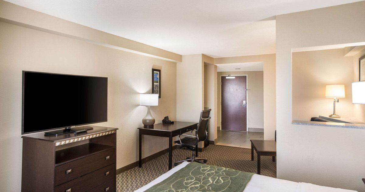 Comfort Suites Forsyth near I75 from 85. Forsyth Hotel Deals