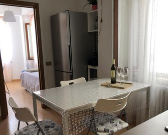 Ankon Apartments Palazzo Mazzini - Ancône - Salle à manger