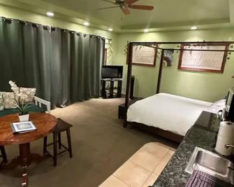 View of Mauna Kea in Gated Community across from Golf Course - Kailua-Kona - Habitación