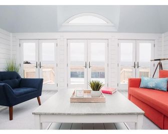 Enjoy each and every sunrise in this newly renovated bungalow on the Boardwalk - Point Pleasant Beach - Living room