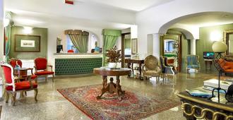 Colonna Palace Hotel Mediterraneo - Olbia - Front desk