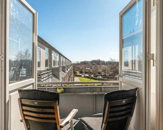 Stunning Apartment In København Sv - Copenhague - Balcón