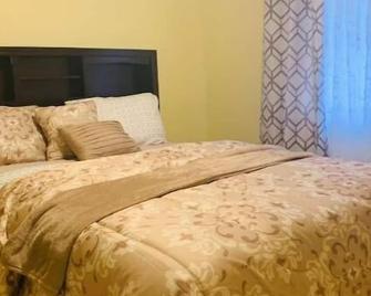 Lovely 2 Bedroom In The Heart Of Colorad - Colorado Springs - Bedroom