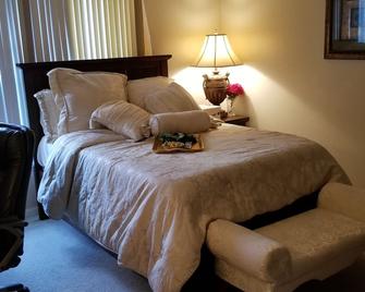 Top Notch Villa /Bed And Breakfast - Deltona - Bedroom