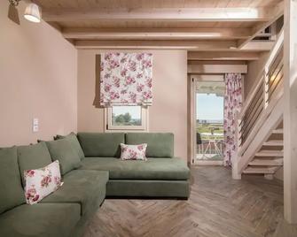 Pagona House - Toroni - Huiskamer