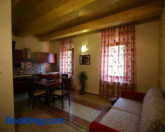 Locanda Donna Laura - Castel San Pietro Terme - Wohnzimmer