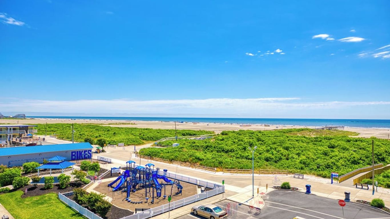 Pan American Oceanfront Hotel