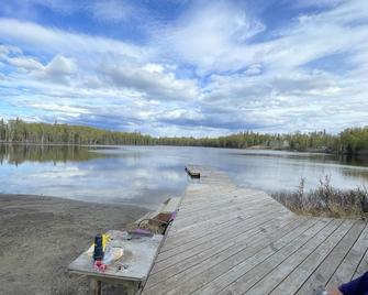 Cozy Cabin on a Beautiful Lake with Big Parking - Kenai