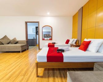 RedDoorz Plus @ Starhomes Olivianville - Tarlac City